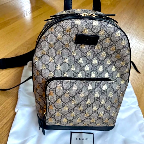 Gucci Supreme Bees Monogram GG Coated Canvas Small Backpack - Picture 1 of 6